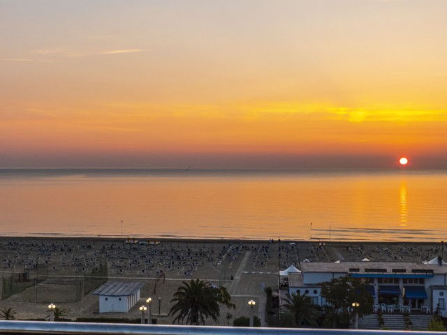 Immagine a 360°, l'alba ripresa dalla terrazza dell' Hotel Cristallo Giulianova